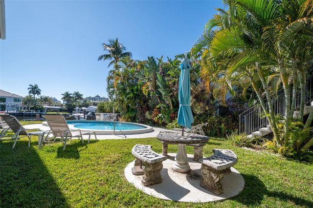 1308 Bayview Drive 2B, Fort Lauderdale, FL 33304