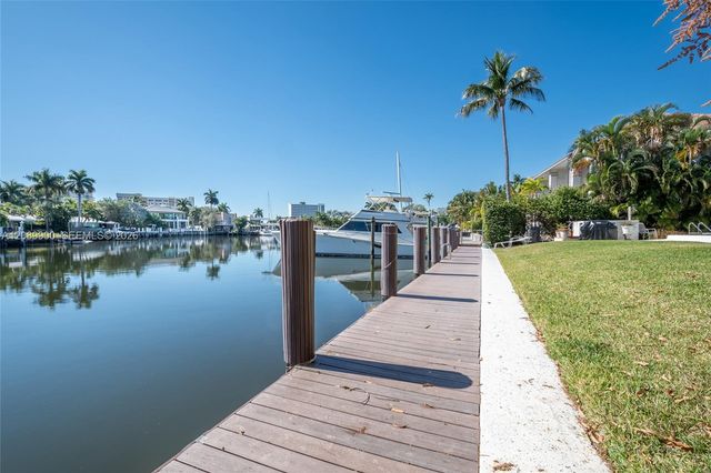 1308 Bayview Drive 2B, Fort Lauderdale, FL 33304