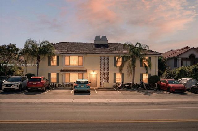 1308 Bayview Drive 2B, Fort Lauderdale, FL 33304