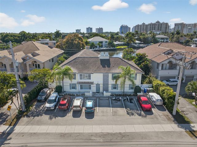 1308 Bayview Drive 2B, Fort Lauderdale, FL 33304