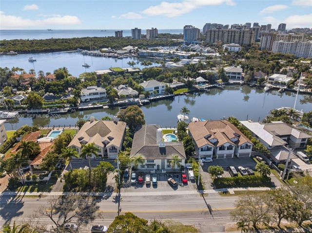 1308 Bayview Drive 2B, Fort Lauderdale, FL 33304