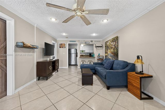 1308 Bayview Drive 2B, Fort Lauderdale, FL 33304