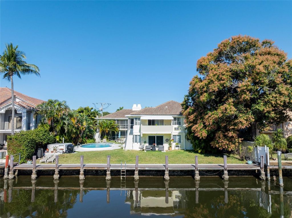 1308 Bayview Drive 2B, Fort Lauderdale, FL 33304