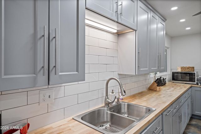 18614 N 133RD Avenue, Sun City West, AZ 85375