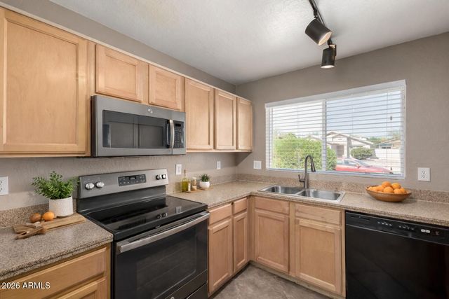 15351 W PORT ROYALE Lane, Surprise, AZ 85379