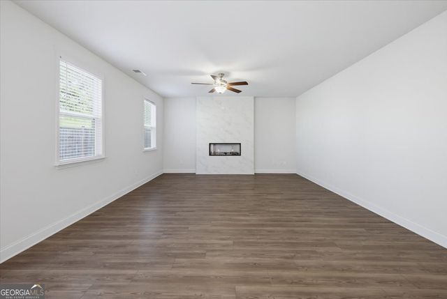 131 Dew Drop Pt, Dallas, GA 30157
