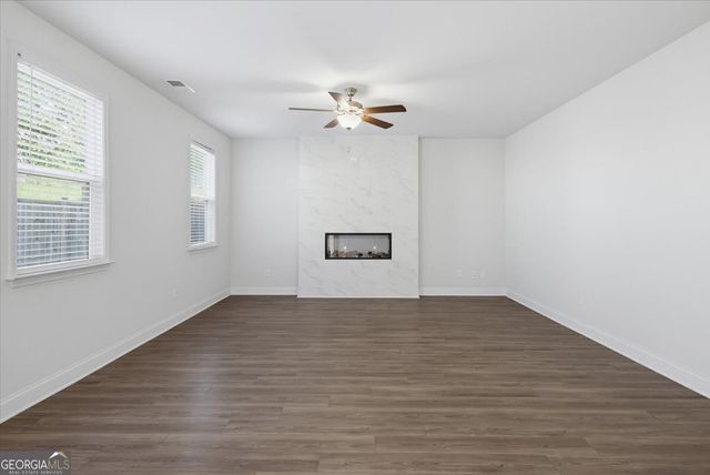 131 Dew Drop Pt, Dallas, GA 30157