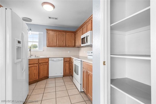 104 Commanche Loop, Roland, OK 74954