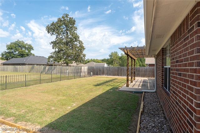 104 Commanche Loop, Roland, OK 74954