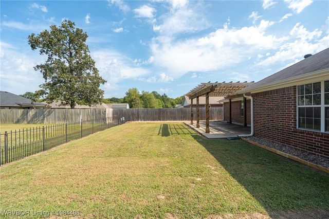 104 Commanche Loop, Roland, OK 74954