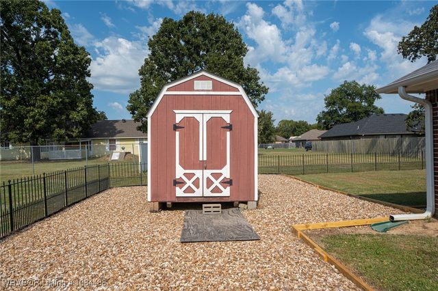 104 Commanche Loop, Roland, OK 74954