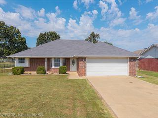 104 Commanche Loop, Roland, OK 74954