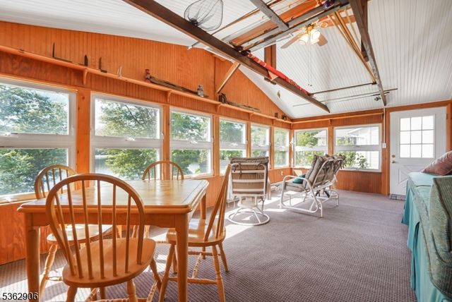 40 E Shore Dr, Hampton Twp., NJ 07860