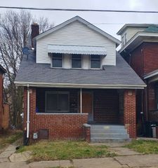 3102 Bergman St, Sheraden, PA 15204