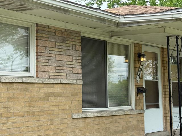 21953 Coolidge Highway, Oak Park, MI 48237
