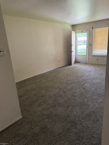 21953 Coolidge Highway, Oak Park, MI 48237