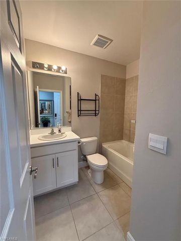635 NE 6th PL, Cape Coral, FL 33909