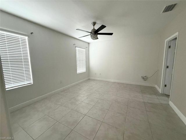 635 NE 6th PL, Cape Coral, FL 33909