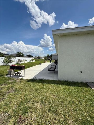 635 NE 6th PL, Cape Coral, FL 33909
