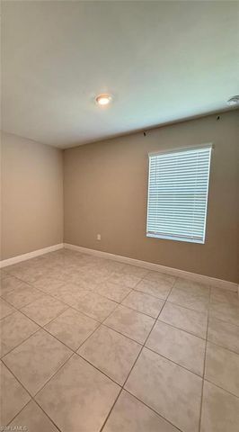635 NE 6th PL, Cape Coral, FL 33909