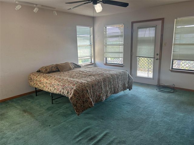 21511 Perry CV, Lago Vista, TX 78645
