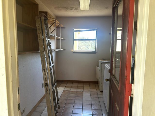 21511 Perry CV, Lago Vista, TX 78645