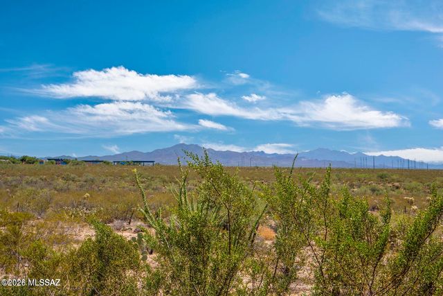 11296 S Weismann Drive, Vail, AZ 85641