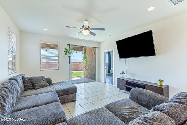 11296 S Weismann Drive, Vail, AZ 85641