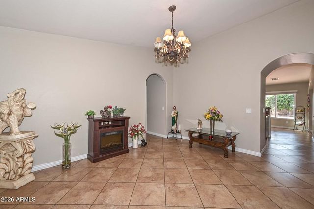 3737 W CROCUS Drive, Phoenix, AZ 85053