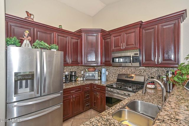 3737 W CROCUS Drive, Phoenix, AZ 85053