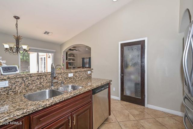 3737 W CROCUS Drive, Phoenix, AZ 85053