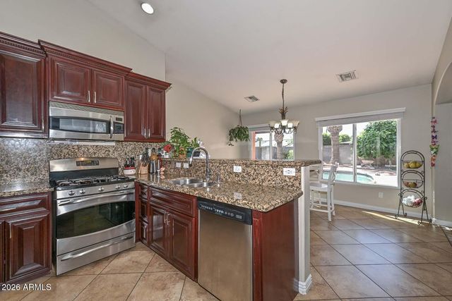 3737 W CROCUS Drive, Phoenix, AZ 85053