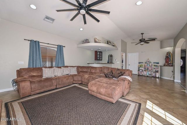 3737 W CROCUS Drive, Phoenix, AZ 85053