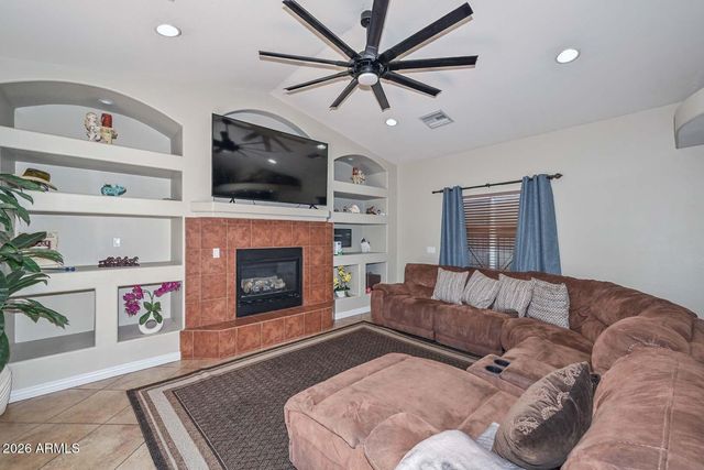 3737 W CROCUS Drive, Phoenix, AZ 85053