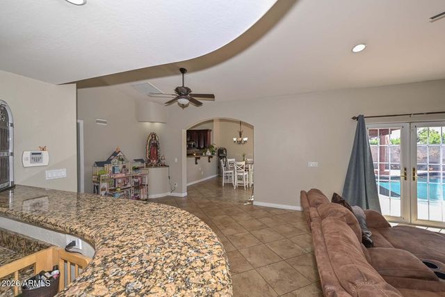 3737 W CROCUS Drive, Phoenix, AZ 85053