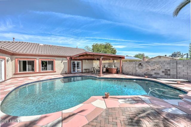 3737 W CROCUS Drive, Phoenix, AZ 85053