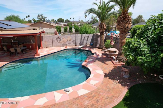 3737 W CROCUS Drive, Phoenix, AZ 85053