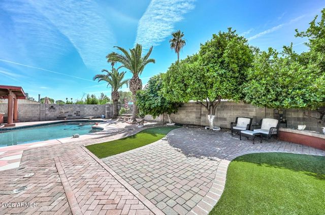3737 W CROCUS Drive, Phoenix, AZ 85053