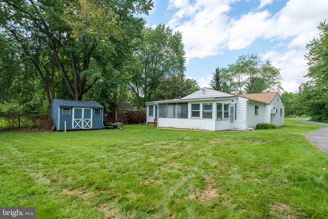 951 BARKSDALE RD, Newark, DE 19711
