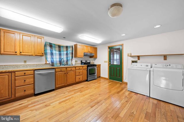 951 BARKSDALE RD, Newark, DE 19711