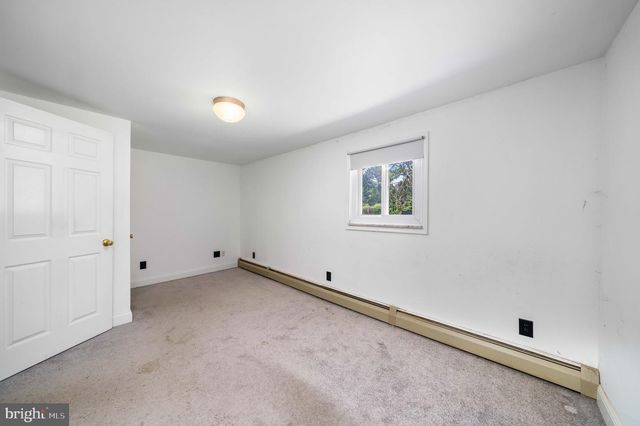 951 BARKSDALE RD, Newark, DE 19711