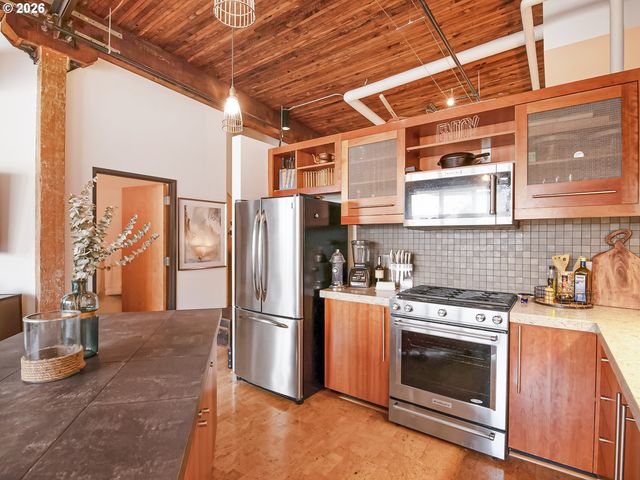 1420 Nw LOVEJOY St 720, Portland, OR 97209