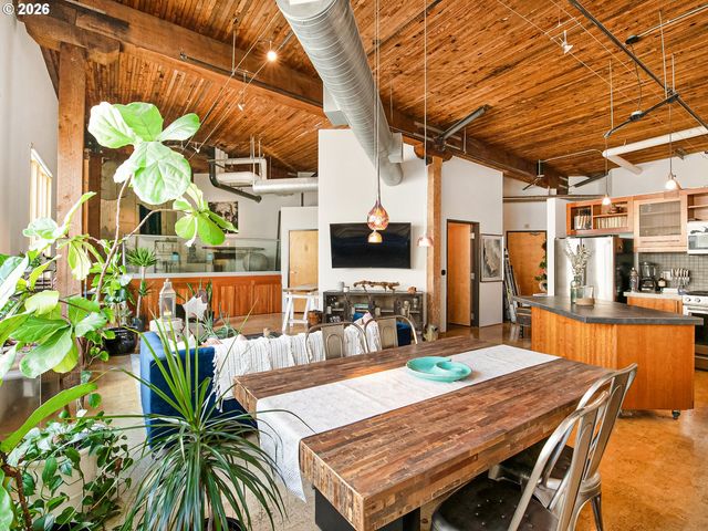 1420 Nw LOVEJOY St 720, Portland, OR 97209