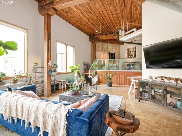 1420 Nw LOVEJOY St 720, Portland, OR 97209