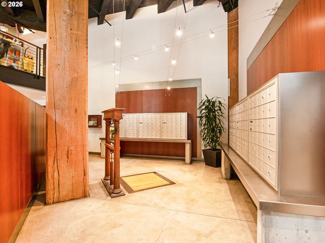 1420 Nw LOVEJOY St 720, Portland, OR 97209