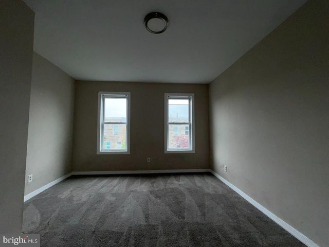 117 N CLINTON ST, Baltimore, MD 21224