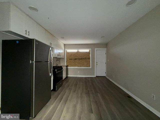 117 N CLINTON ST, Baltimore, MD 21224