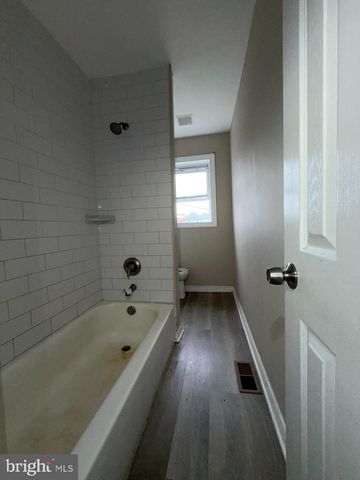 117 N CLINTON ST, Baltimore, MD 21224