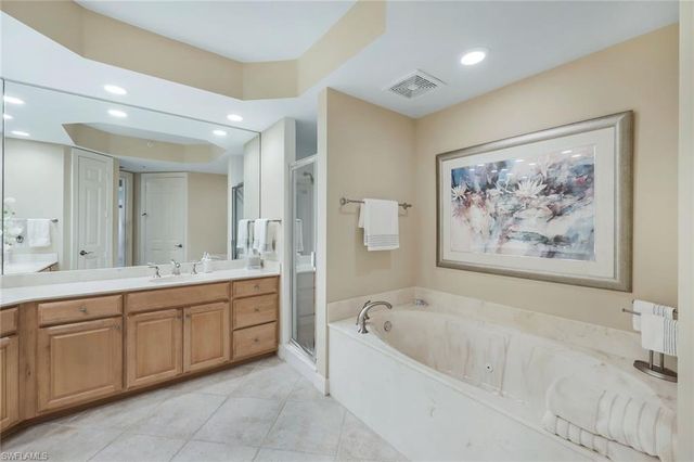 295 Grande WAY # 1202, Naples, FL 34110