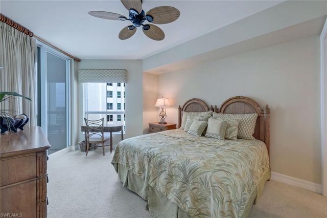 295 Grande WAY # 1202, Naples, FL 34110